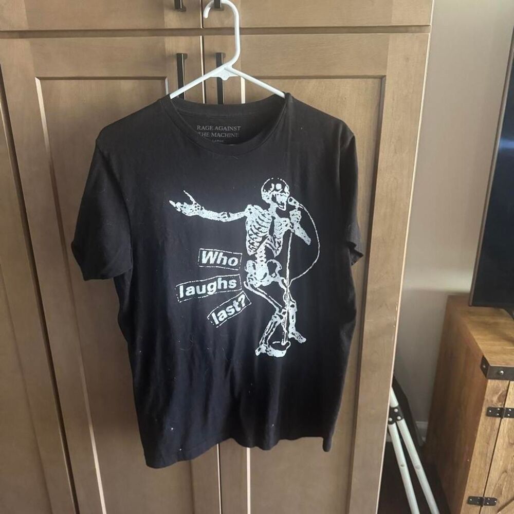 Gildan Men's Black T-shirt